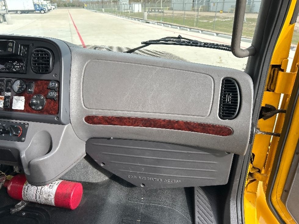 Medium Duty Box Truck-Light and Medium Duty Trucks-Freightliner-2022-M2-Katy-TX-126,981\n\t\tmiles-$ 72,250 - Image 21