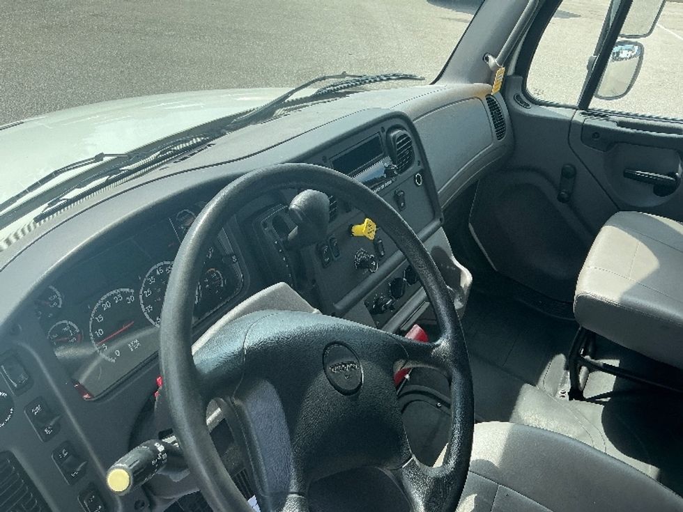 Medium Duty Box Truck-Light and Medium Duty Trucks-Freightliner-2022-M2-Katy-TX-347,345\n\t\tmiles-$ 37,500 - Image 17