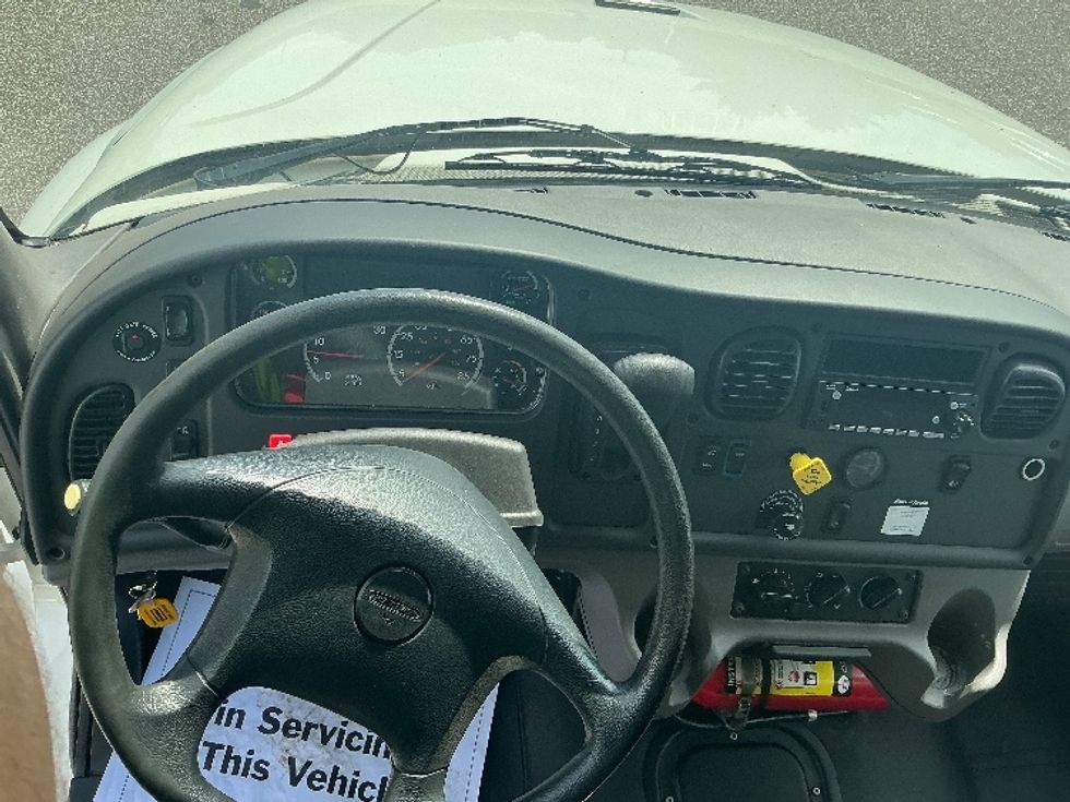 Medium Duty Box Truck-Light and Medium Duty Trucks-Freightliner-2022-M2-Katy-TX-347,345\n\t\tmiles-$ 37,500 - Image 18