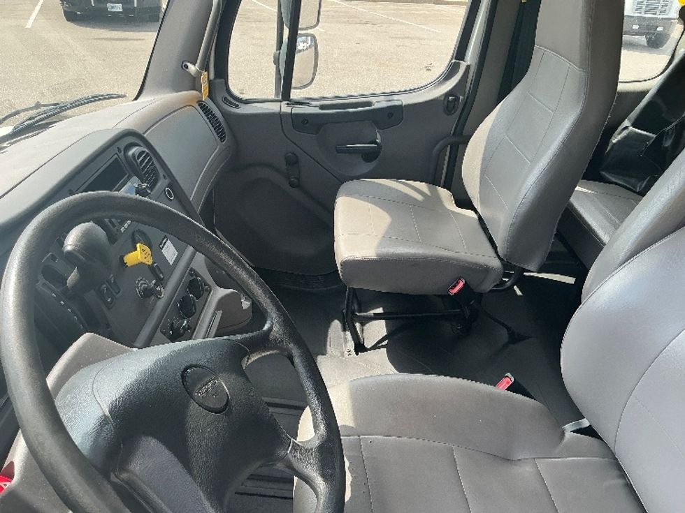 Medium Duty Box Truck-Light and Medium Duty Trucks-Freightliner-2022-M2-Katy-TX-347,345\n\t\tmiles-$ 37,500 - Image 19