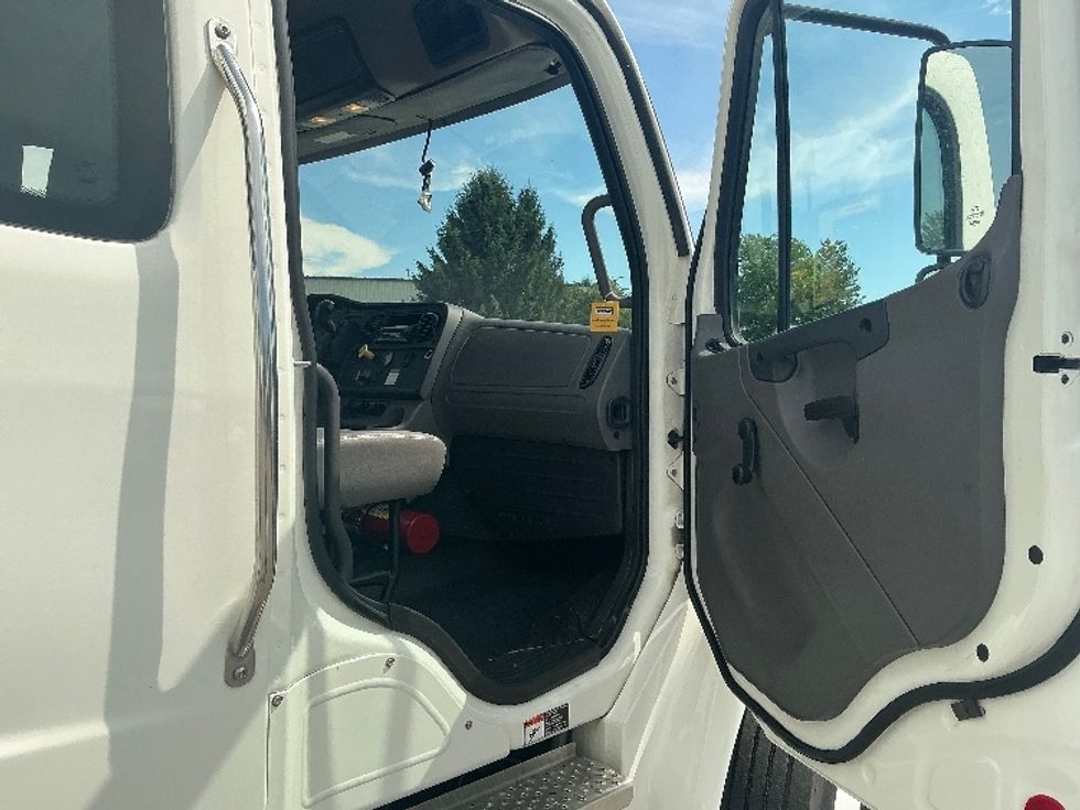 Medium Duty Box Truck-Light and Medium Duty Trucks-Freightliner-2022-M2-Katy-TX-347,345\n\t\tmiles-$ 37,500 - Image 20