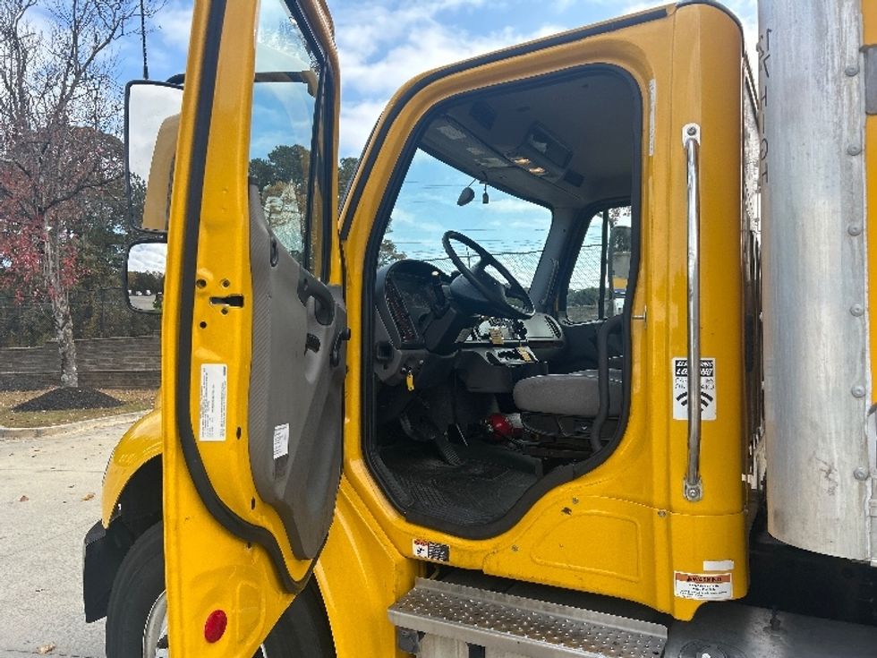 Medium Duty Box Truck-Light and Medium Duty Trucks-Freightliner-2022-M2-Kennesaw-GA-212,274\n\t\tmiles-$ 58,500 - Image 16