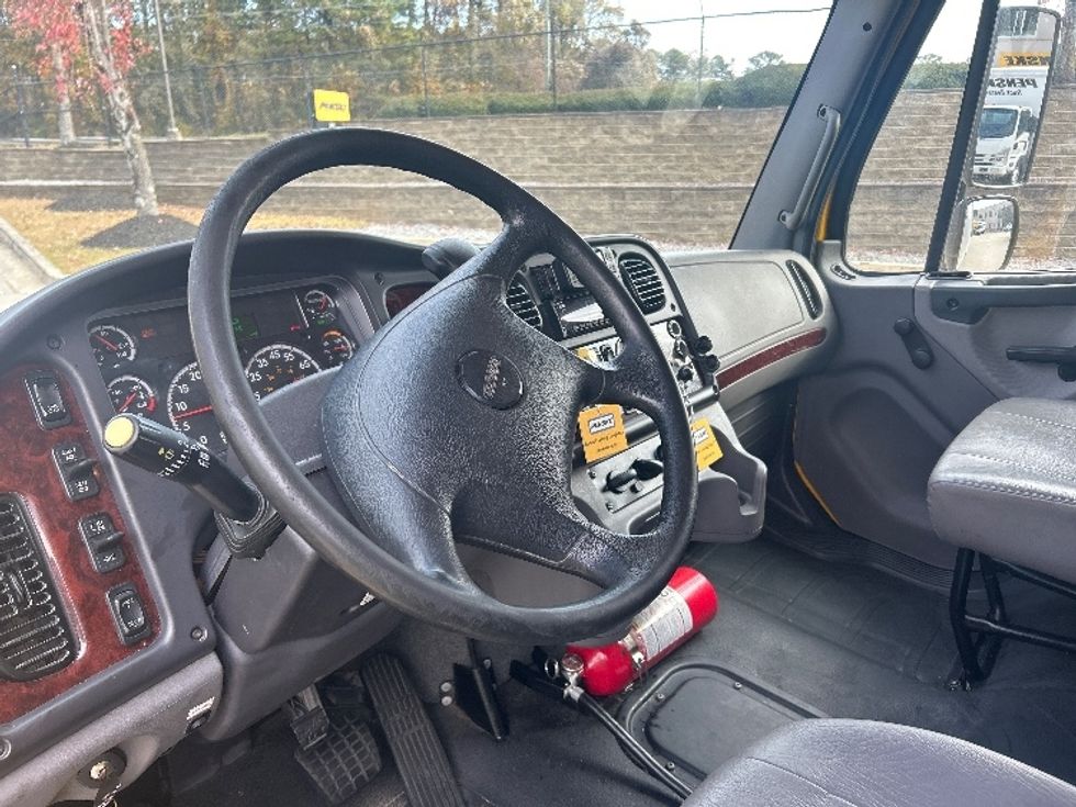 Medium Duty Box Truck-Light and Medium Duty Trucks-Freightliner-2022-M2-Kennesaw-GA-212,274\n\t\tmiles-$ 58,500 - Image 17