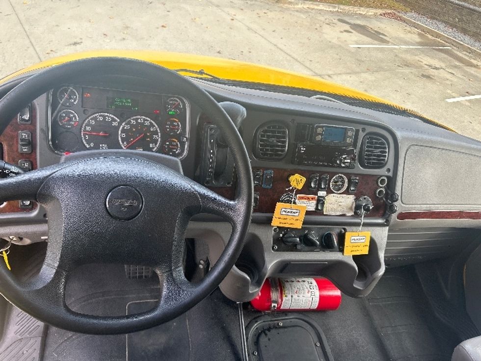 Medium Duty Box Truck-Light and Medium Duty Trucks-Freightliner-2022-M2-Kennesaw-GA-212,274\n\t\tmiles-$ 58,500 - Image 18