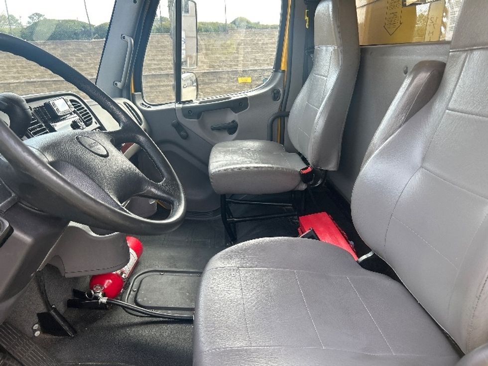Medium Duty Box Truck-Light and Medium Duty Trucks-Freightliner-2022-M2-Kennesaw-GA-212,274\n\t\tmiles-$ 58,500 - Image 19