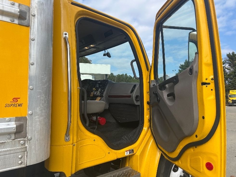 Medium Duty Box Truck-Light and Medium Duty Trucks-Freightliner-2022-M2-Kennesaw-GA-212,274\n\t\tmiles-$ 58,500 - Image 20