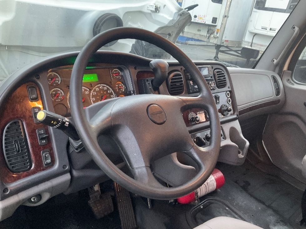 Medium Duty Box Truck-Light and Medium Duty Trucks-Freightliner-2022-M2-Kent-WA-159,483\n\t\tmiles-$ 67,750 - Image 17