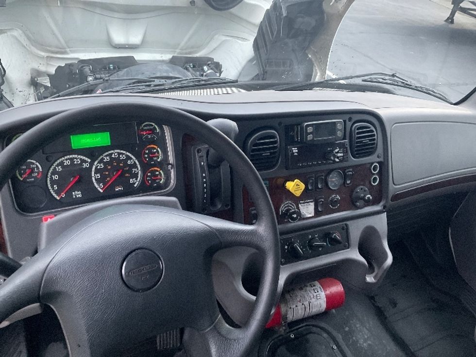 Medium Duty Box Truck-Light and Medium Duty Trucks-Freightliner-2022-M2-Kent-WA-159,483\n\t\tmiles-$ 67,750 - Image 18