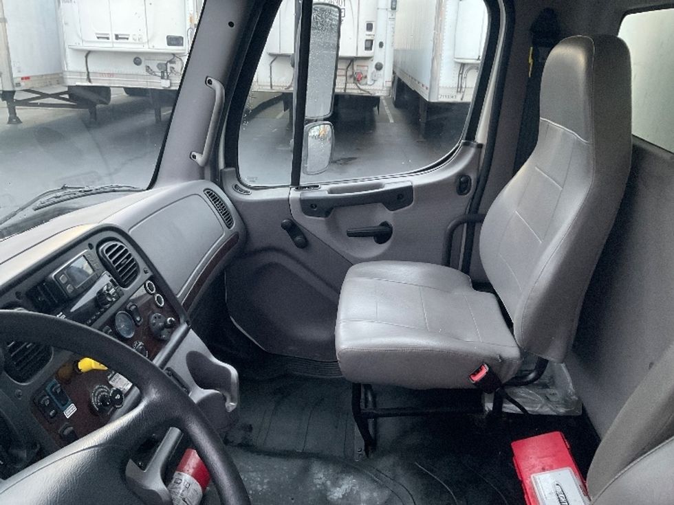 Medium Duty Box Truck-Light and Medium Duty Trucks-Freightliner-2022-M2-Kent-WA-159,483\n\t\tmiles-$ 67,750 - Image 19