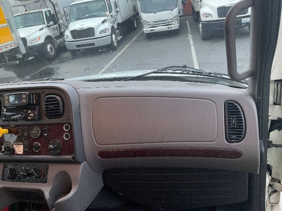 Medium Duty Box Truck-Light and Medium Duty Trucks-Freightliner-2022-M2-Kent-WA-159,483\n\t\tmiles-$ 67,750 - Image 21