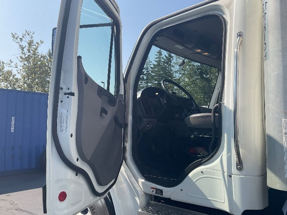 Medium Duty Box Truck-Light and Medium Duty Trucks-Freightliner-2022-M2-Kent-WA-201,169\n\t\tmiles-$ 58,250 - Image 16