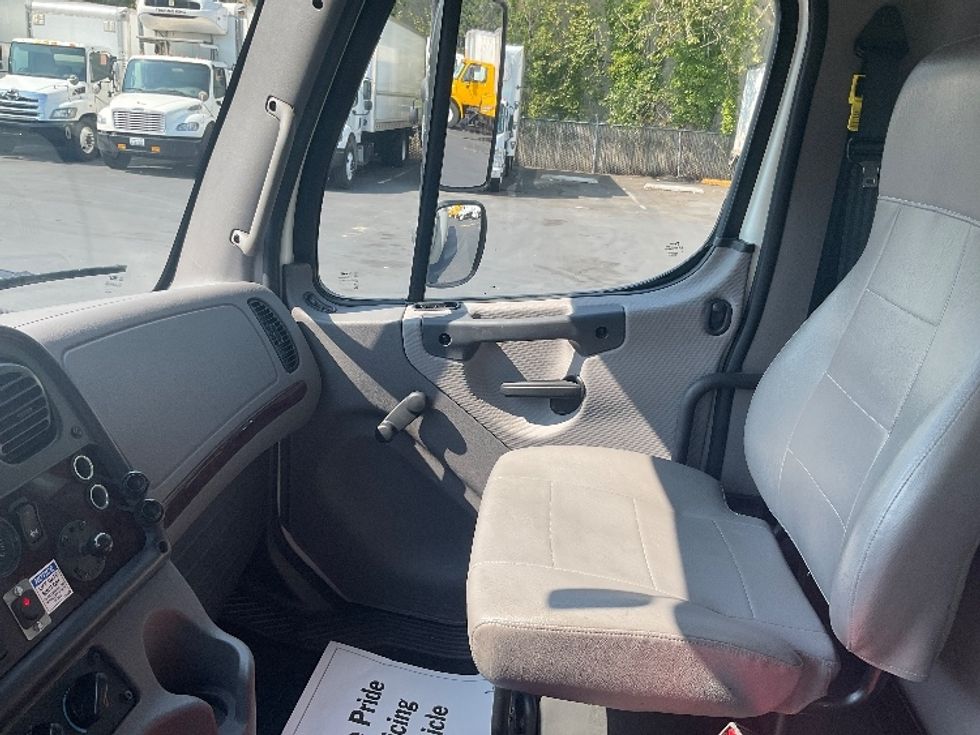 Medium Duty Box Truck-Light and Medium Duty Trucks-Freightliner-2022-M2-Kent-WA-201,169\n\t\tmiles-$ 58,250 - Image 19