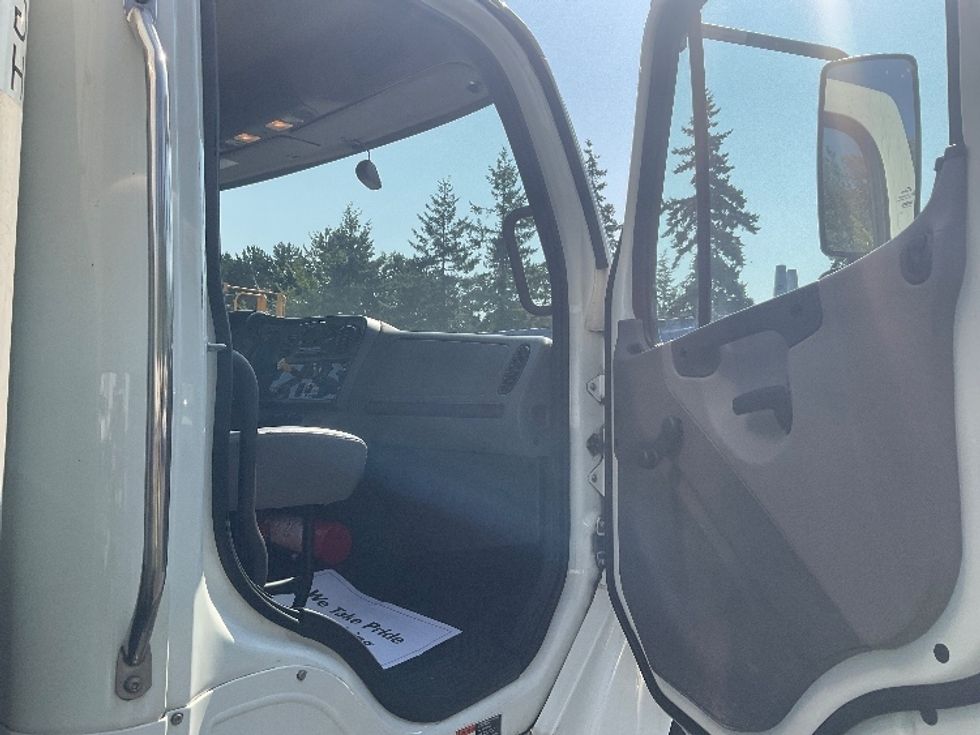Medium Duty Box Truck-Light and Medium Duty Trucks-Freightliner-2022-M2-Kent-WA-201,169\n\t\tmiles-$ 58,250 - Image 20
