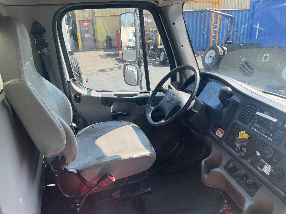 Medium Duty Box Truck-Light and Medium Duty Trucks-Freightliner-2022-M2-Kent-WA-201,169\n\t\tmiles-$ 58,250 - Image 22