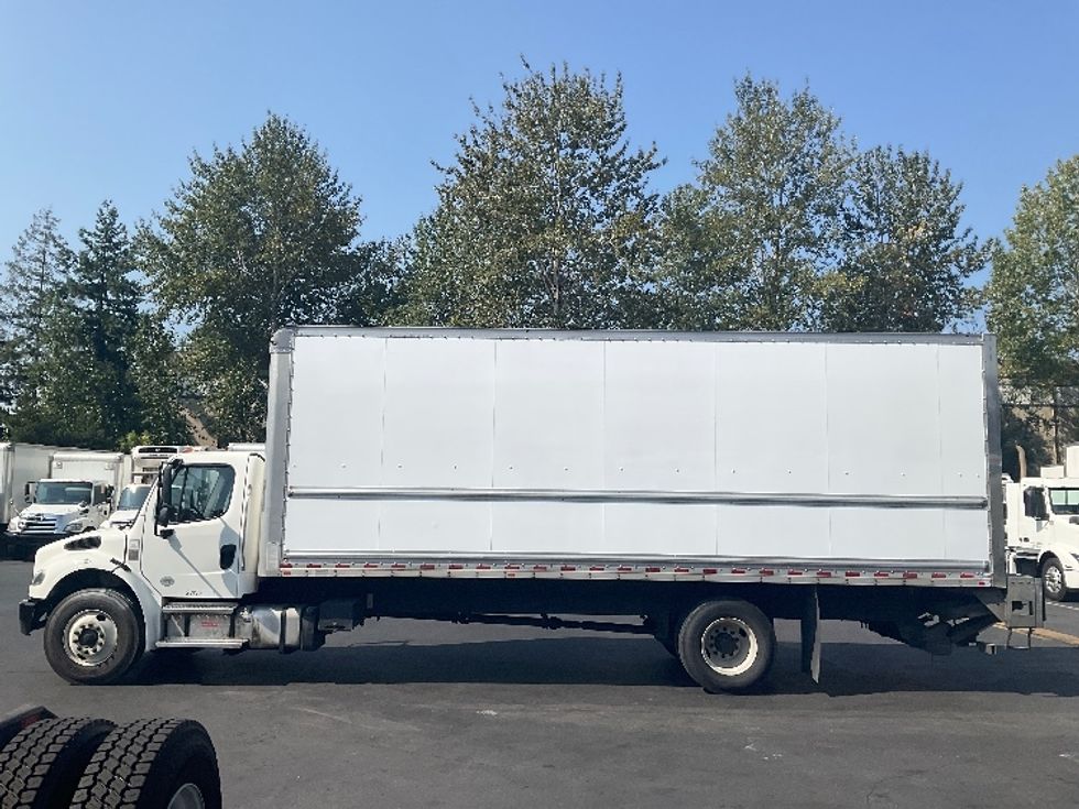 Medium Duty Box Truck-Light and Medium Duty Trucks-Freightliner-2022-M2-Kent-WA-201,169\n\t\tmiles-$ 58,250 - Image 4
