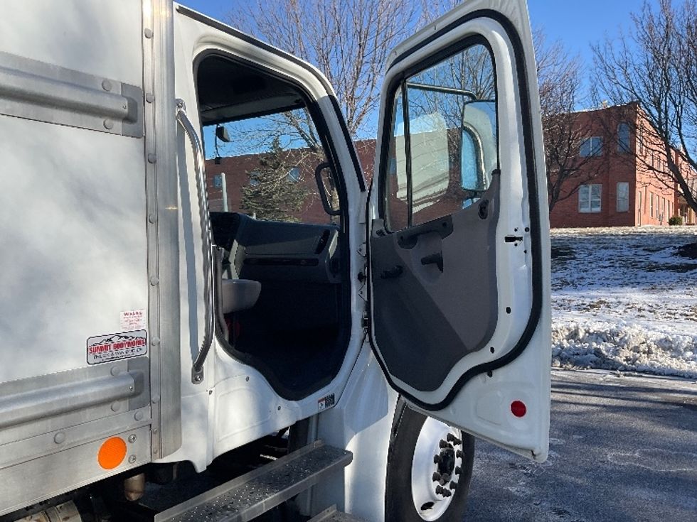 Medium Duty Box Truck-Light and Medium Duty Trucks-Freightliner-2022-M2-King Of Prussia-PA-239,108\n\t\tmiles-$ 53,250 - Image 20