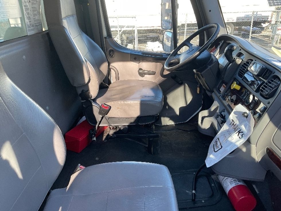 Medium Duty Box Truck-Light and Medium Duty Trucks-Freightliner-2022-M2-King Of Prussia-PA-239,108\n\t\tmiles-$ 53,250 - Image 22