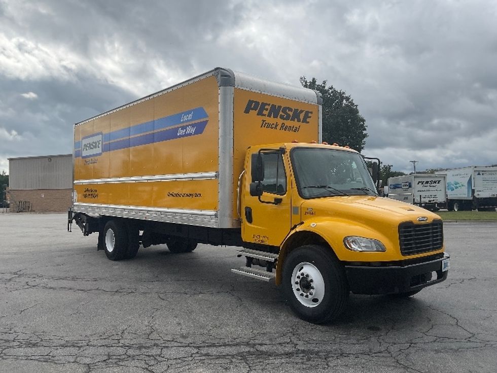Medium Duty Box Truck-Light and Medium Duty Trucks-Freightliner-2022-M2-Knoxville-TN-261,233\n\t\tmiles-$ 49,000 - Image 1