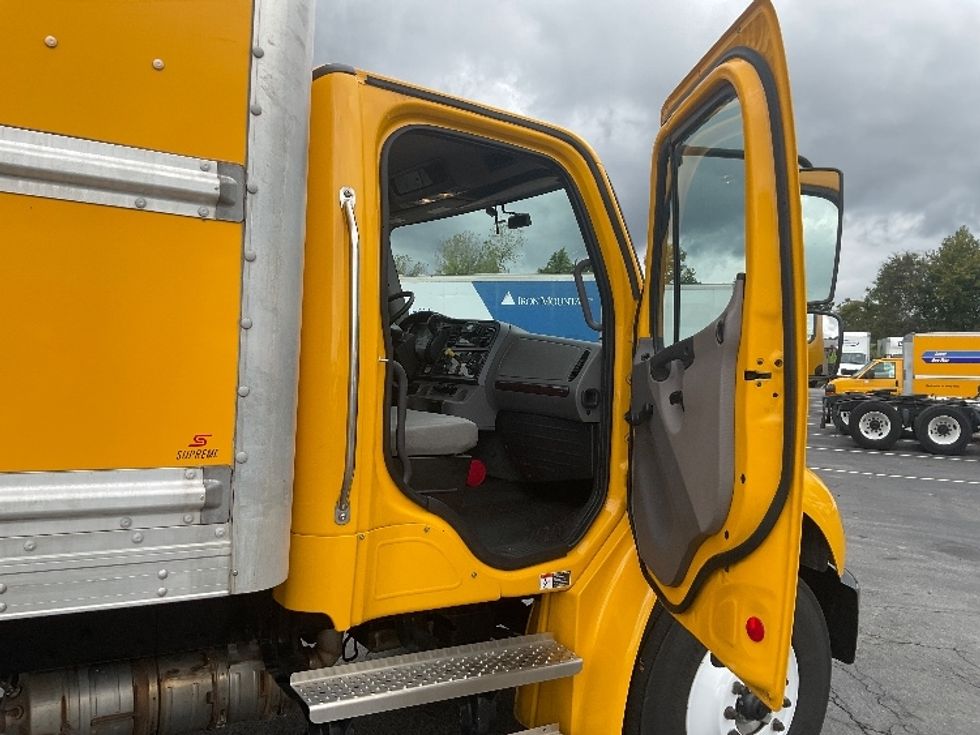 Medium Duty Box Truck-Light and Medium Duty Trucks-Freightliner-2022-M2-Knoxville-TN-261,233\n\t\tmiles-$ 49,000 - Image 20