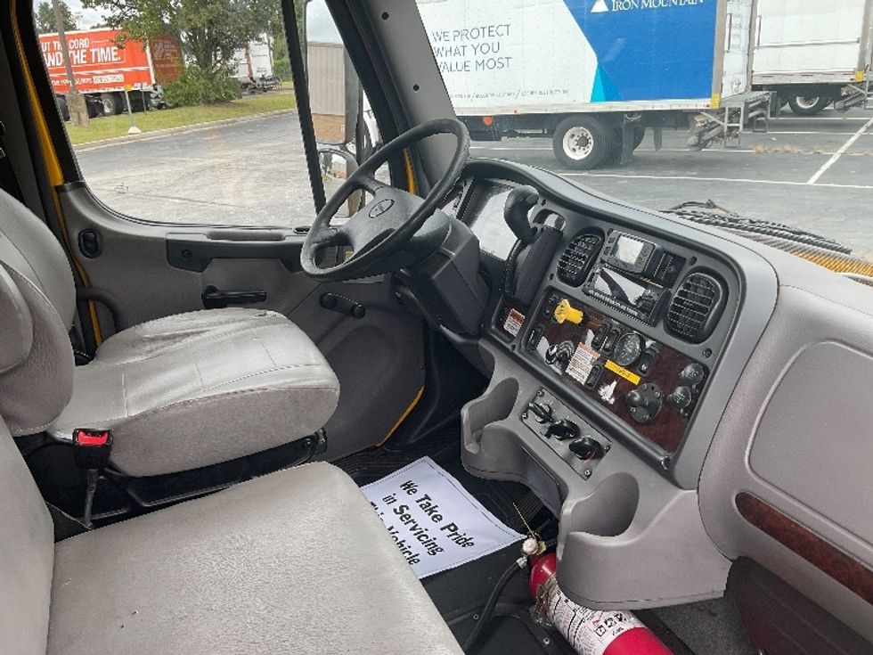 Medium Duty Box Truck-Light and Medium Duty Trucks-Freightliner-2022-M2-Knoxville-TN-261,233\n\t\tmiles-$ 49,000 - Image 22