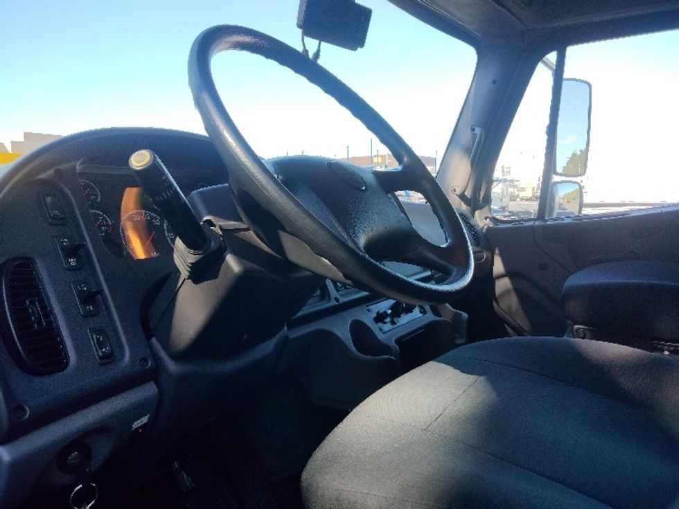 Medium Duty Box Truck-Light and Medium Duty Trucks-Freightliner-2022-M2-La Mirada-CA-83,453\n\t\tmiles-$ 81,750 - Image 17