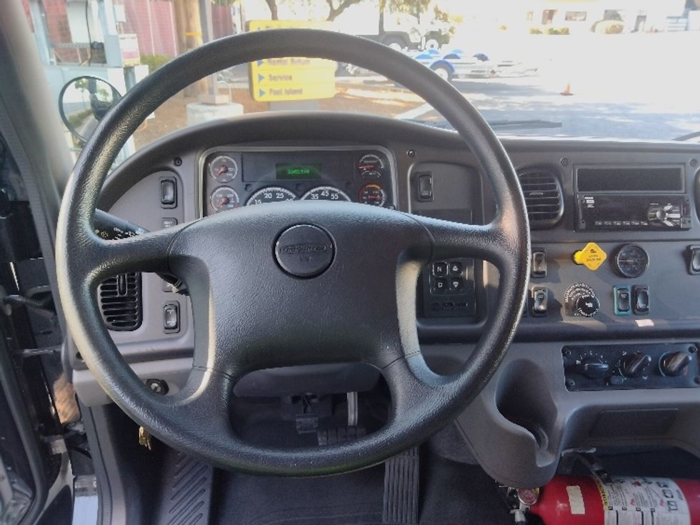 Medium Duty Box Truck-Light and Medium Duty Trucks-Freightliner-2022-M2-La Mirada-CA-83,453\n\t\tmiles-$ 81,750 - Image 18