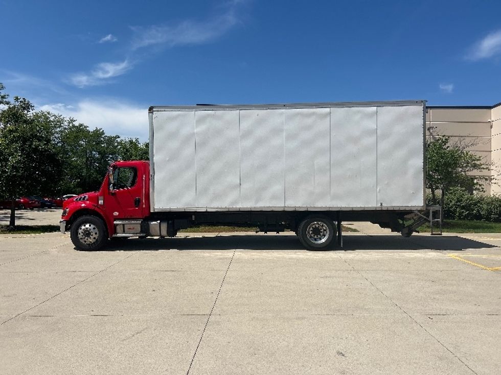 Medium Duty Box Truck-Light and Medium Duty Trucks-Freightliner-2022-M2-La Porte-IN-192,697\n\t\tmiles-$ 58,000 - Image 4