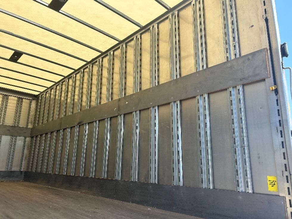 Medium Duty Box Truck-Light and Medium Duty Trucks-Freightliner-2022-M2-La Porte-IN-221,212\n\t\tmiles-$ 49,250 - Image 12