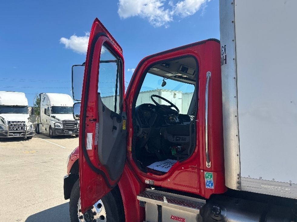 Medium Duty Box Truck-Light and Medium Duty Trucks-Freightliner-2022-M2-La Porte-IN-221,212\n\t\tmiles-$ 49,250 - Image 16