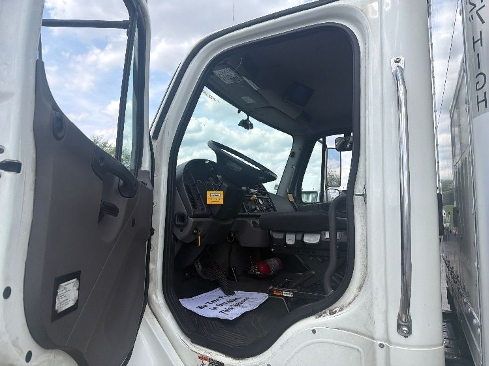 Medium Duty Box Truck-Light and Medium Duty Trucks-Freightliner-2022-M2-La Porte-IN-349,345\n\t\tmiles-$ 22,000 - Image 16