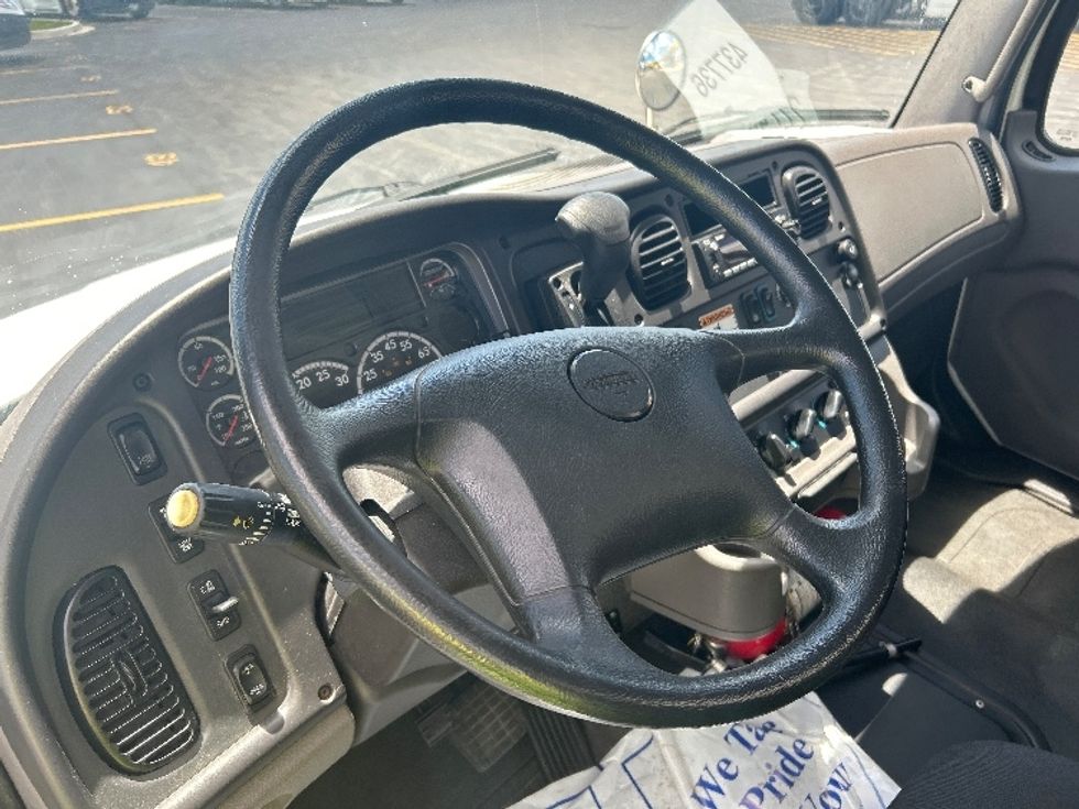 Medium Duty Box Truck-Light and Medium Duty Trucks-Freightliner-2022-M2-La Porte-IN-400,582\n\t\tmiles-$ 26,750 - Image 17