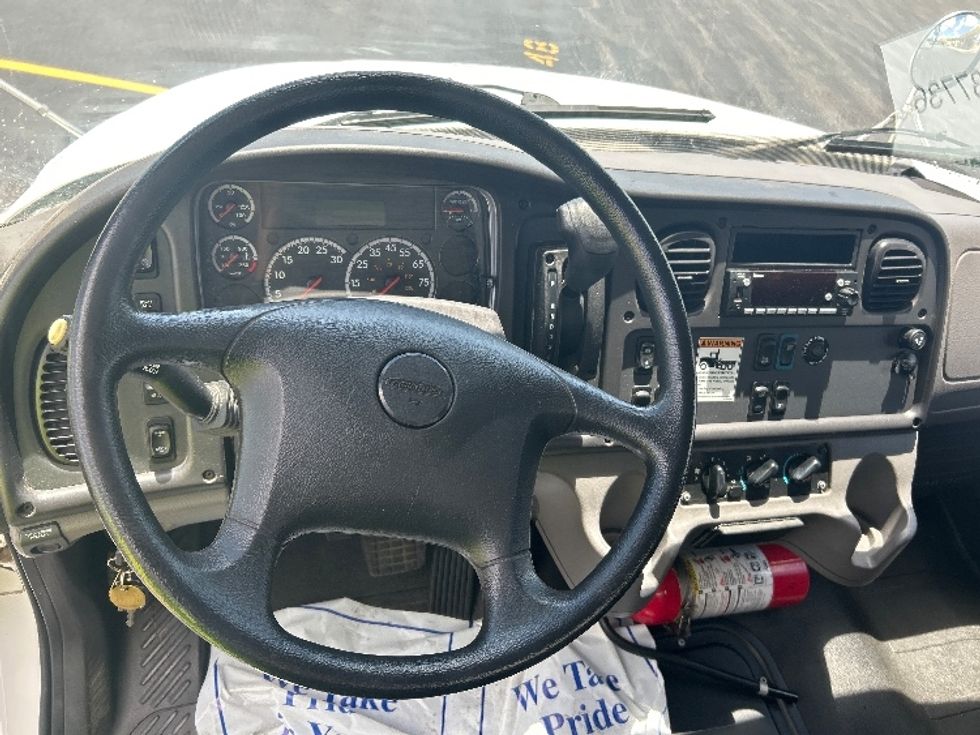 Medium Duty Box Truck-Light and Medium Duty Trucks-Freightliner-2022-M2-La Porte-IN-400,582\n\t\tmiles-$ 26,750 - Image 18