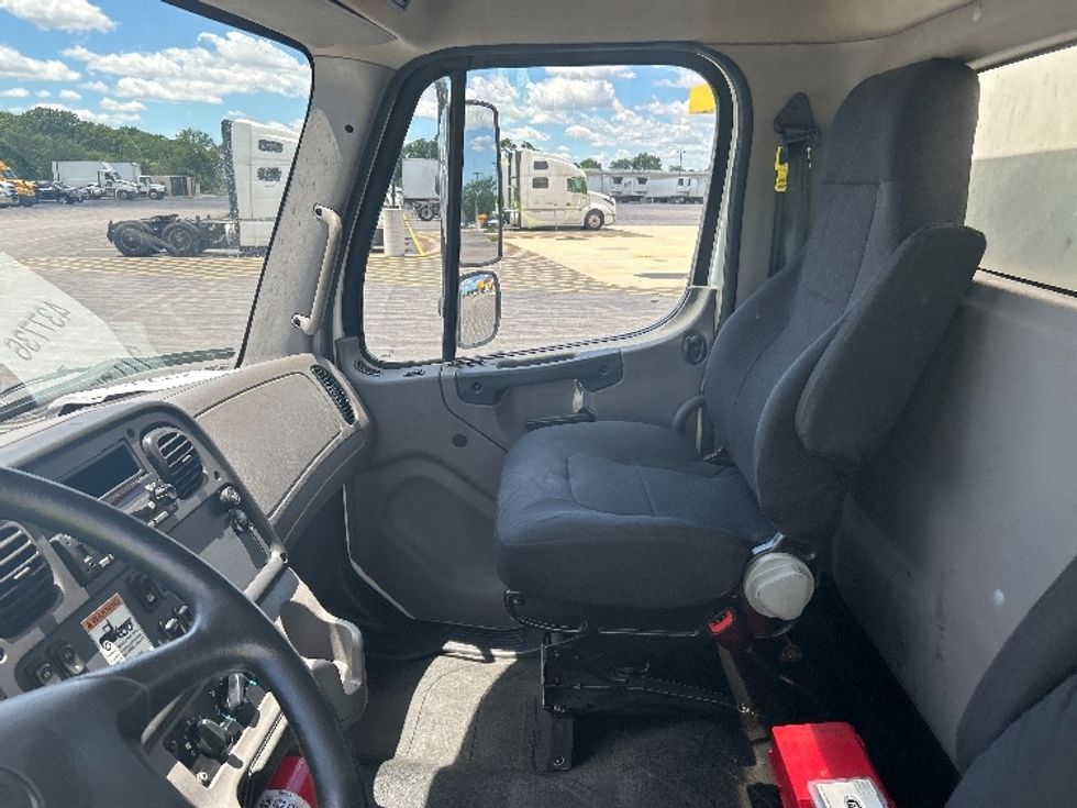 Medium Duty Box Truck-Light and Medium Duty Trucks-Freightliner-2022-M2-La Porte-IN-400,582\n\t\tmiles-$ 26,750 - Image 19