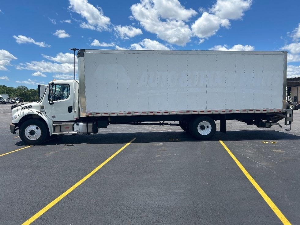 Medium Duty Box Truck-Light and Medium Duty Trucks-Freightliner-2022-M2-La Porte-IN-400,582\n\t\tmiles-$ 26,750 - Image 4