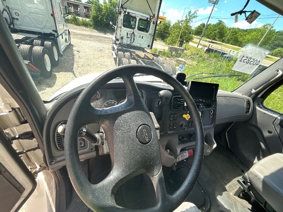 Medium Duty Box Truck-Light and Medium Duty Trucks-Freightliner-2022-M2-La Porte-IN-516,566\n\t\tmiles-$ 26,750 - Image 17