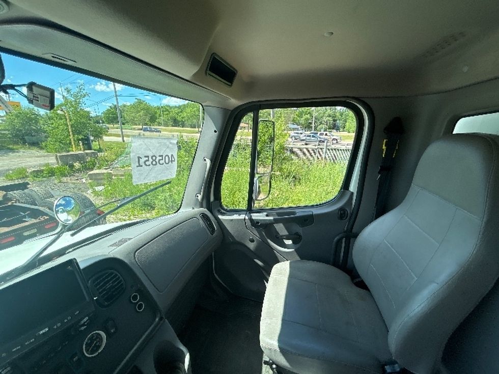 Medium Duty Box Truck-Light and Medium Duty Trucks-Freightliner-2022-M2-La Porte-IN-516,566\n\t\tmiles-$ 26,750 - Image 19