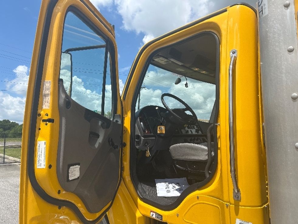 Medium Duty Box Truck-Light and Medium Duty Trucks-Freightliner-2022-M2-Lafayette-LA-236,776\n\t\tmiles-$ 47,500 - Image 14
