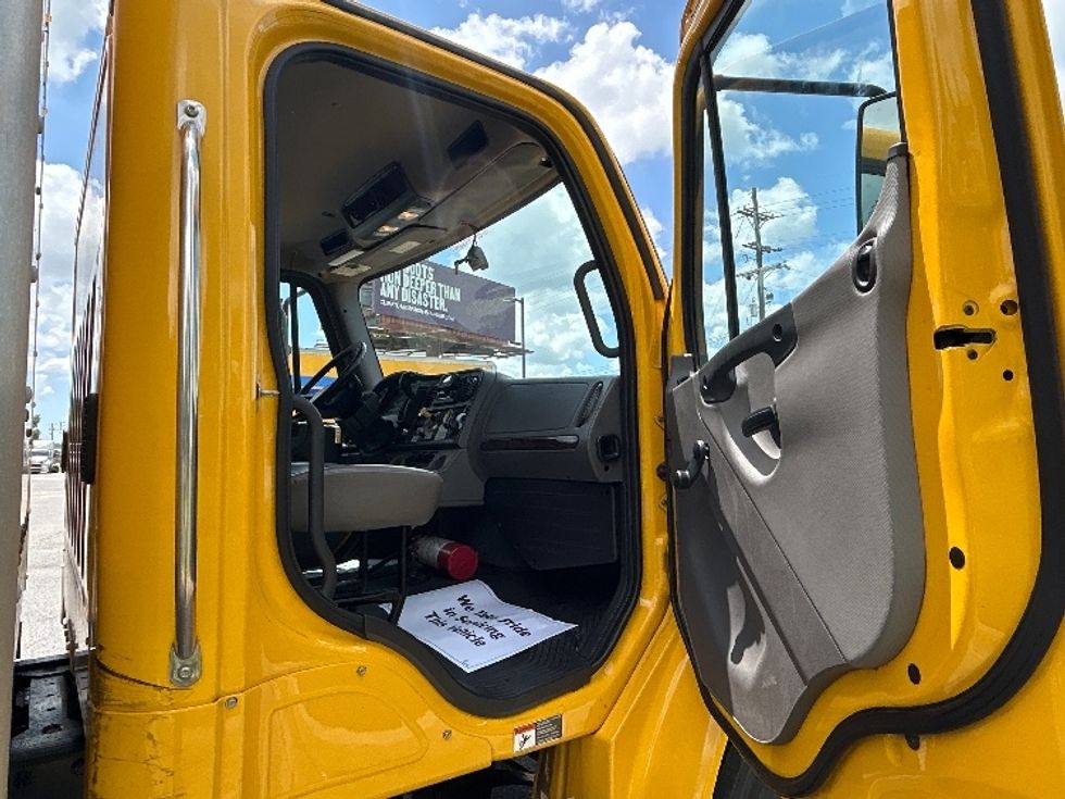 Medium Duty Box Truck-Light and Medium Duty Trucks-Freightliner-2022-M2-Lafayette-LA-236,776\n\t\tmiles-$ 47,500 - Image 18