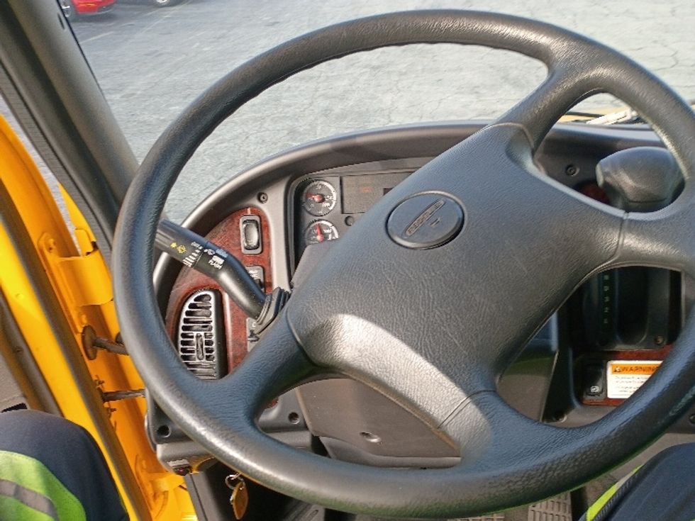 Medium Duty Box Truck-Light and Medium Duty Trucks-Freightliner-2022-M2-Lagrange-GA-100,110\n\t\tmiles-$ 82,750 - Image 16