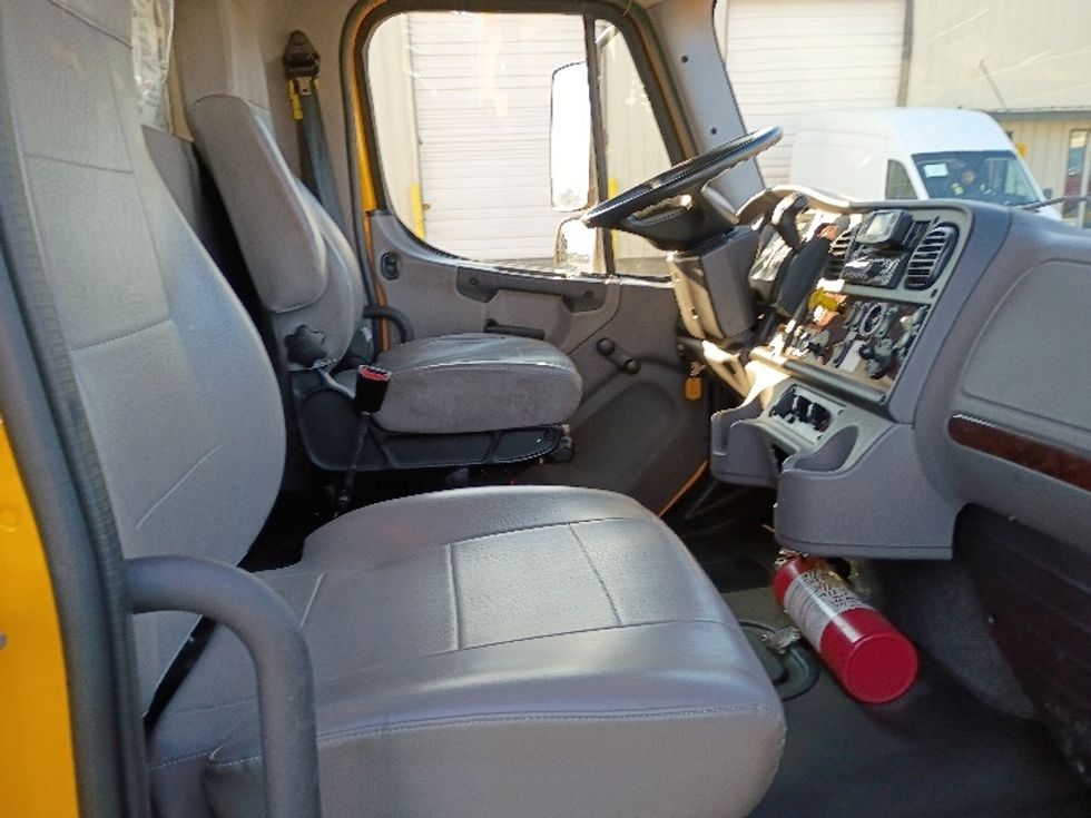 Medium Duty Box Truck-Light and Medium Duty Trucks-Freightliner-2022-M2-Lagrange-GA-100,110\n\t\tmiles-$ 82,750 - Image 23