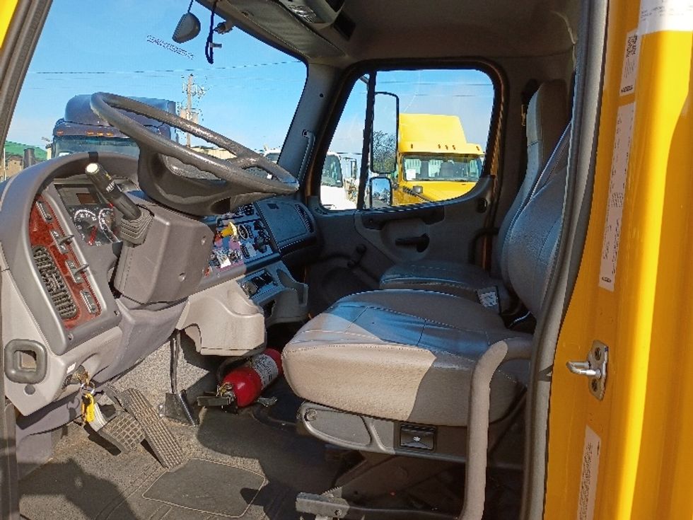 Medium Duty Box Truck-Light and Medium Duty Trucks-Freightliner-2022-M2-Lagrange-GA-100,110\n\t\tmiles-$ 82,750 - Image 24