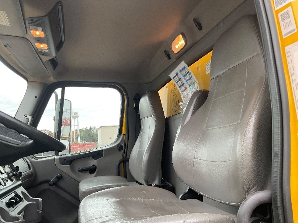 Medium Duty Box Truck-Light and Medium Duty Trucks-Freightliner-2022-M2-Lancaster-PA-128,793\n\t\tmiles-$ 64,000 - Image 19