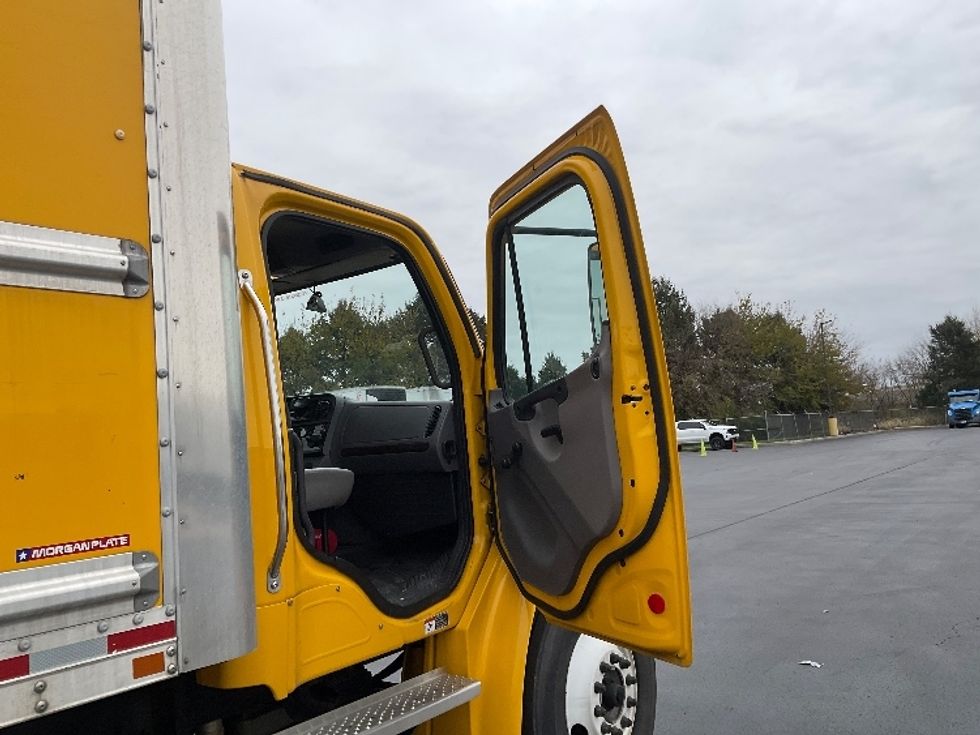 Medium Duty Box Truck-Light and Medium Duty Trucks-Freightliner-2022-M2-Lancaster-PA-128,793\n\t\tmiles-$ 64,000 - Image 20