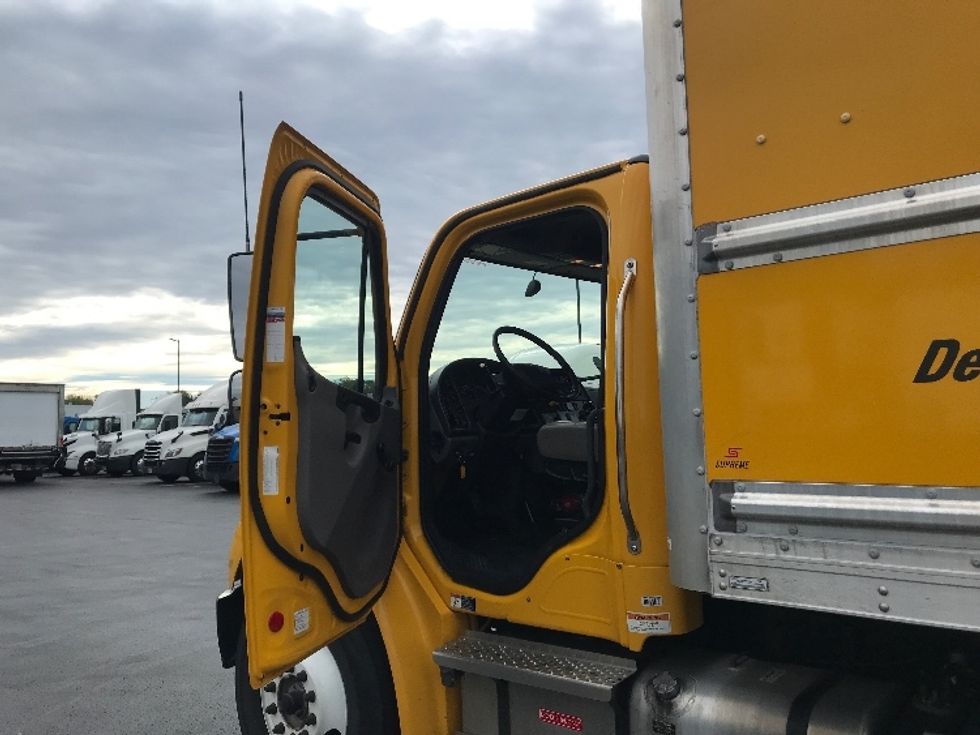 Medium Duty Box Truck-Light and Medium Duty Trucks-Freightliner-2022-M2-Lancaster-PA-223,116\n\t\tmiles-$ 50,750 - Image 16