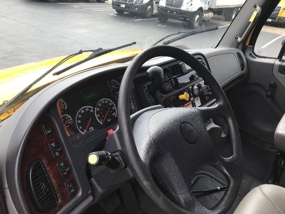 Medium Duty Box Truck-Light and Medium Duty Trucks-Freightliner-2022-M2-Lancaster-PA-223,116\n\t\tmiles-$ 50,750 - Image 17