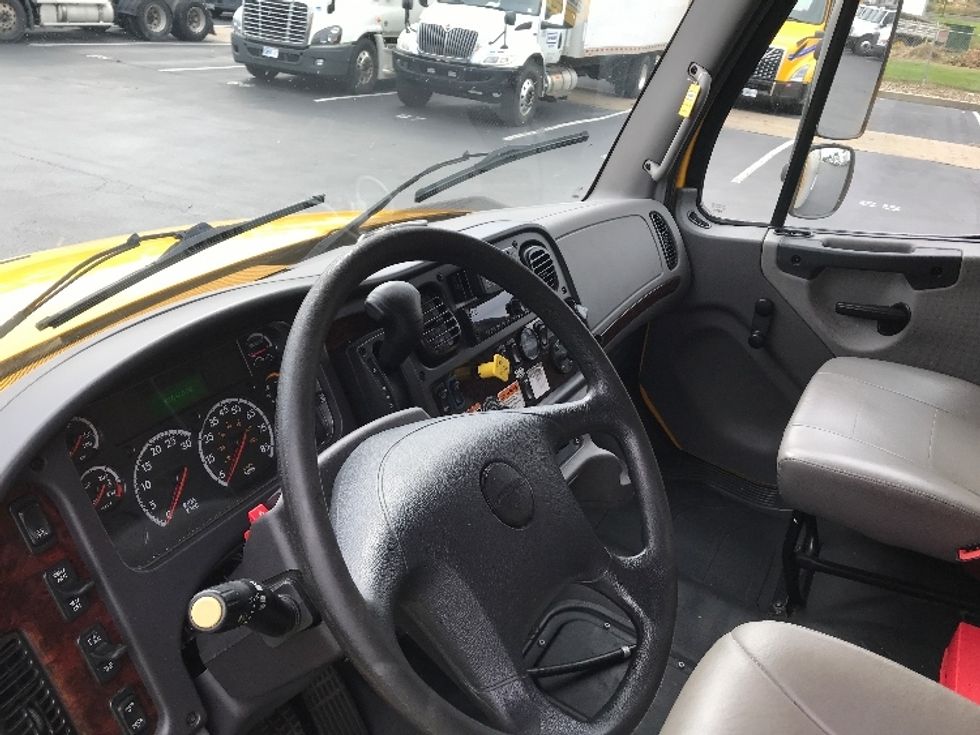 Medium Duty Box Truck-Light and Medium Duty Trucks-Freightliner-2022-M2-Lancaster-PA-223,116\n\t\tmiles-$ 50,750 - Image 18