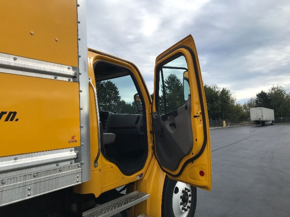 Medium Duty Box Truck-Light and Medium Duty Trucks-Freightliner-2022-M2-Lancaster-PA-223,116\n\t\tmiles-$ 50,750 - Image 20