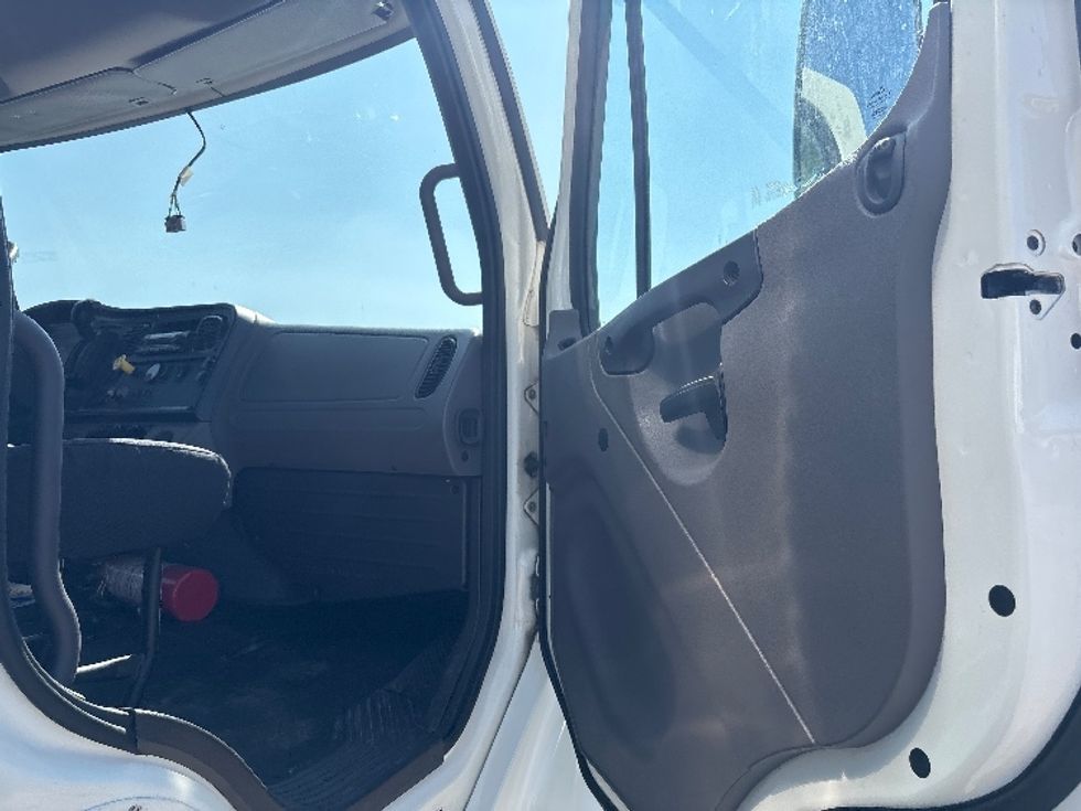 Medium Duty Box Truck-Light and Medium Duty Trucks-Freightliner-2022-M2-Lansing-MI-14,217\n\t\tmiles-$ 77,750 - Image 20
