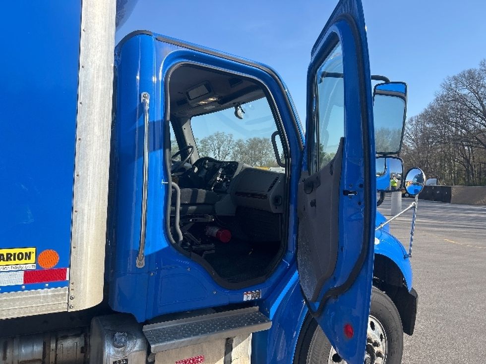 Medium Duty Box Truck-Light and Medium Duty Trucks-Freightliner-2022-M2-Lansing-MI-310,142\n\t\tmiles-$ 26,750 - Image 19