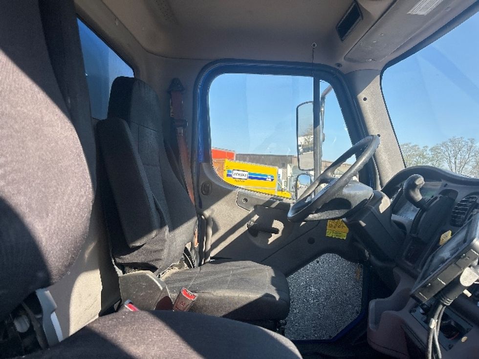 Medium Duty Box Truck-Light and Medium Duty Trucks-Freightliner-2022-M2-Lansing-MI-310,142\n\t\tmiles-$ 26,750 - Image 21